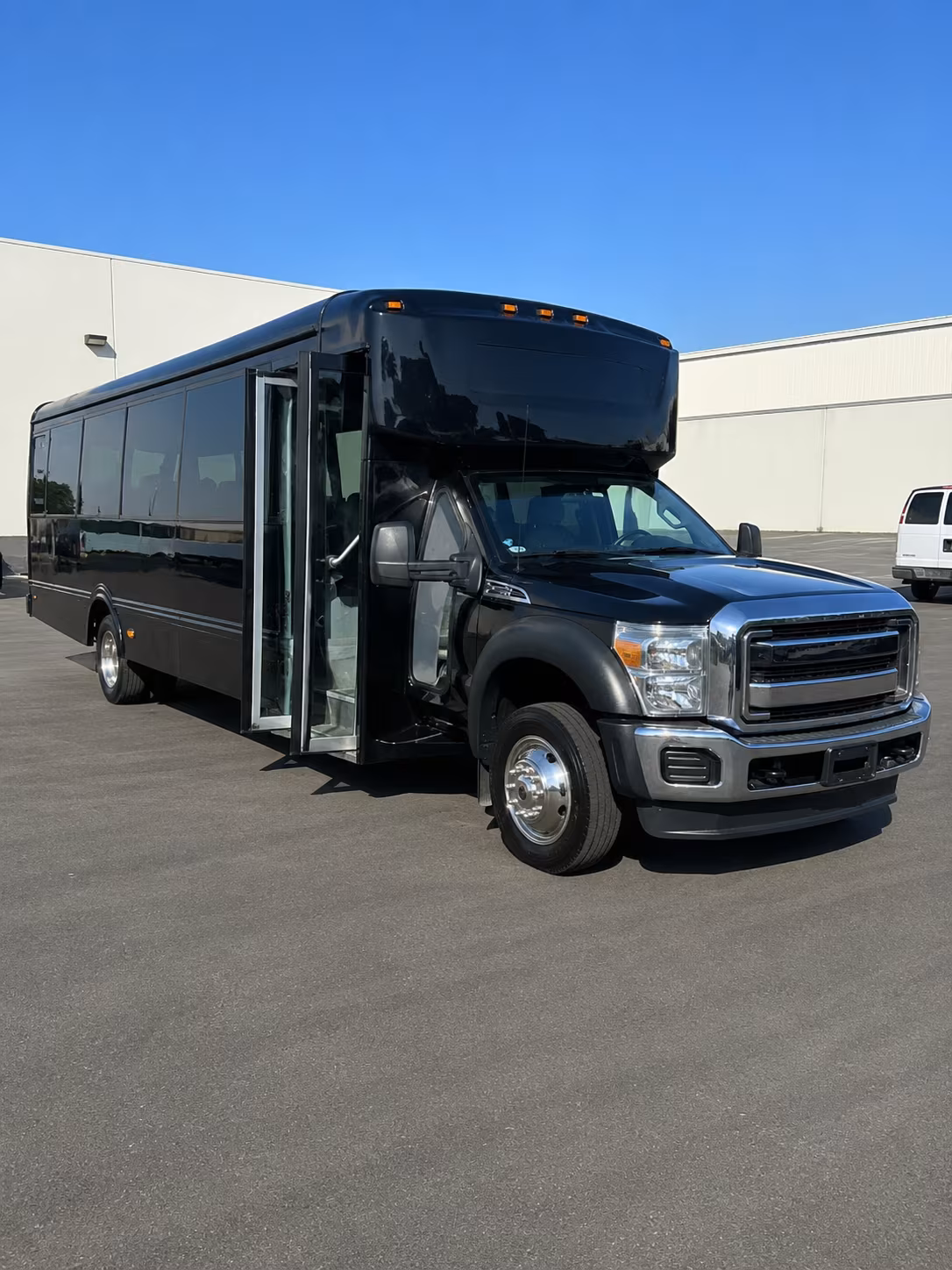 Dallas Birthday, Sweet 16, & Quinceañera Transportation party bus interior