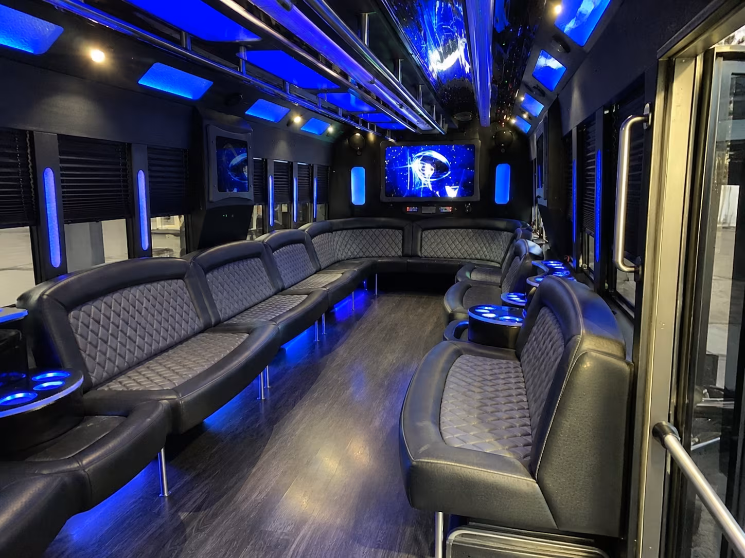 Dallas Winery Tour & Pub Crawl Transportation party bus exterior